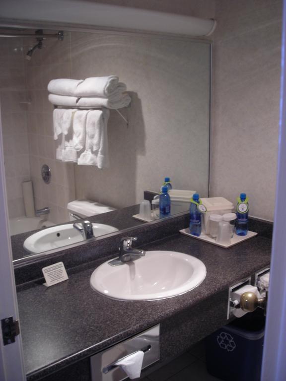 Quality Hotel Downtown-Inn At False Creek Vancouver Værelse billede